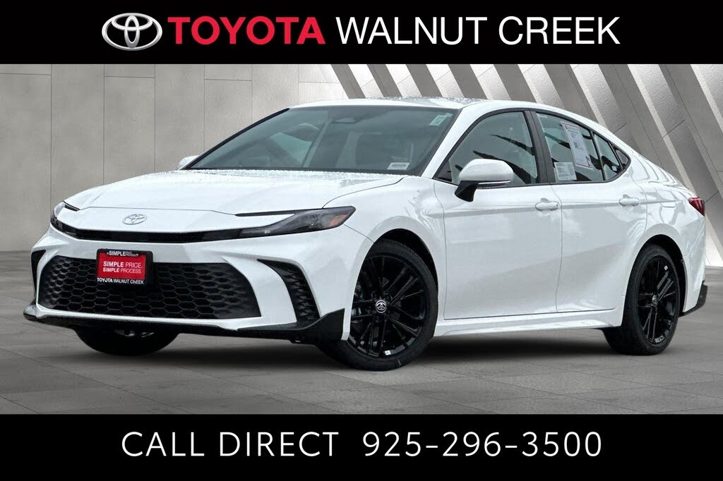 2026 Toyota Camry SE FWD