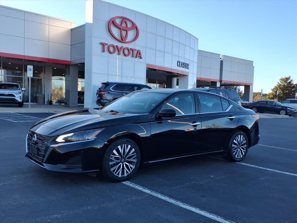 2023 Nissan Altima 2.5 SV FWD