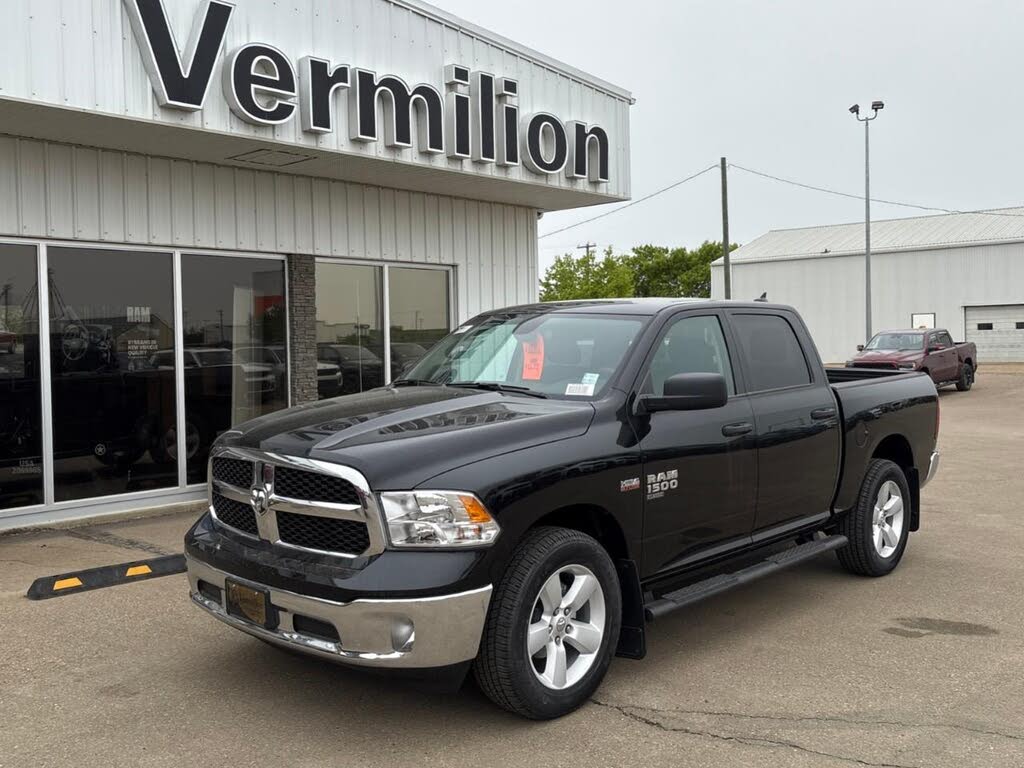 2024 RAM 1500 Classic Tradesman Crew Cab 4WD