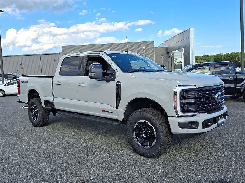 2025 Ford F-250 Super Duty Platinum Crew Cab 4WD