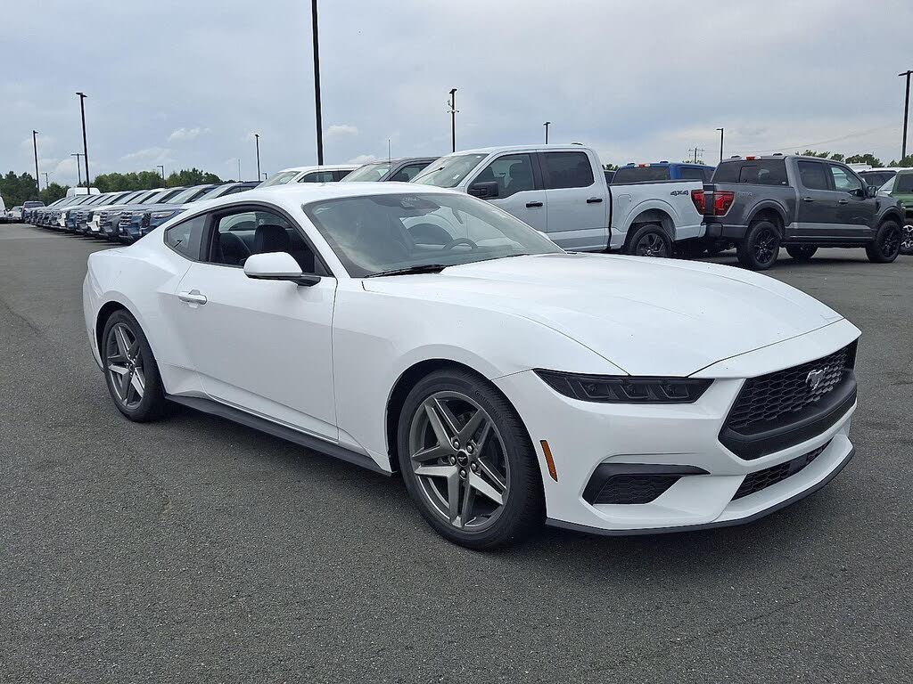 2025 Ford Mustang EcoBoost Fastback RWD