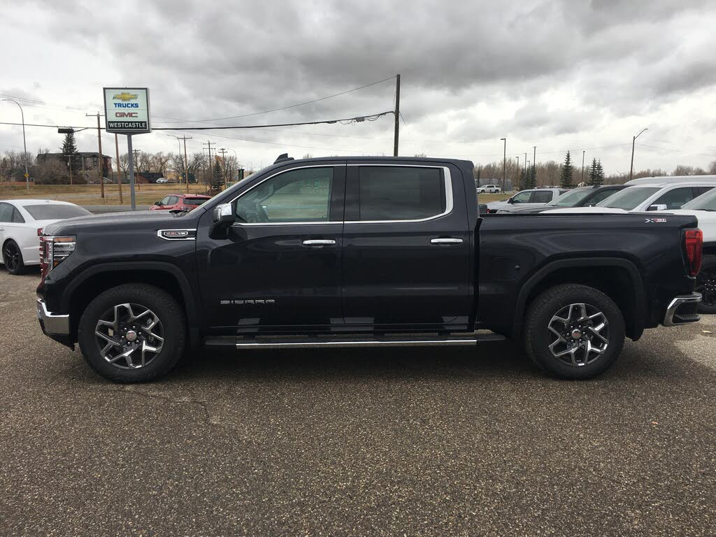 2025 GMC Sierra 1500 SLT Crew Cab 4WD