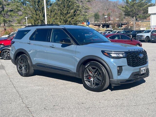 2025 Ford Explorer ST AWD