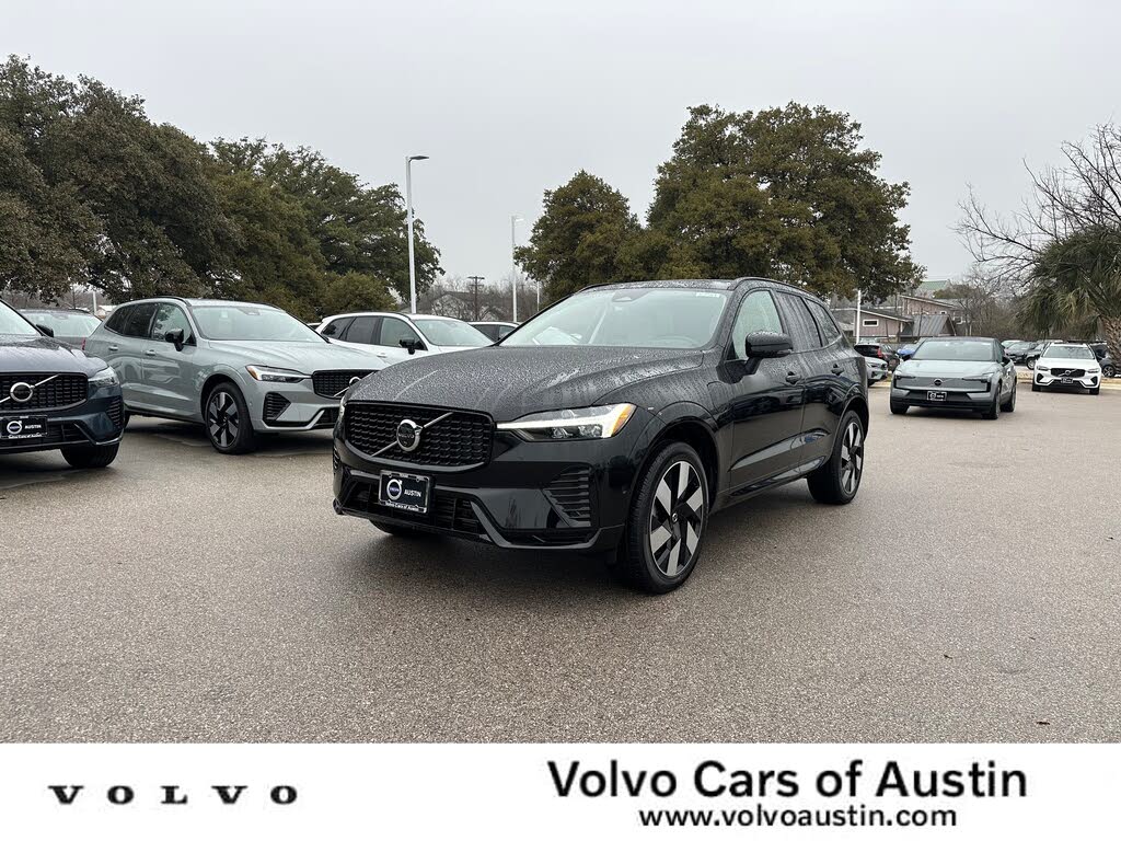 2025 Volvo XC60 Recharge T8 Plus Dark Theme eAWD