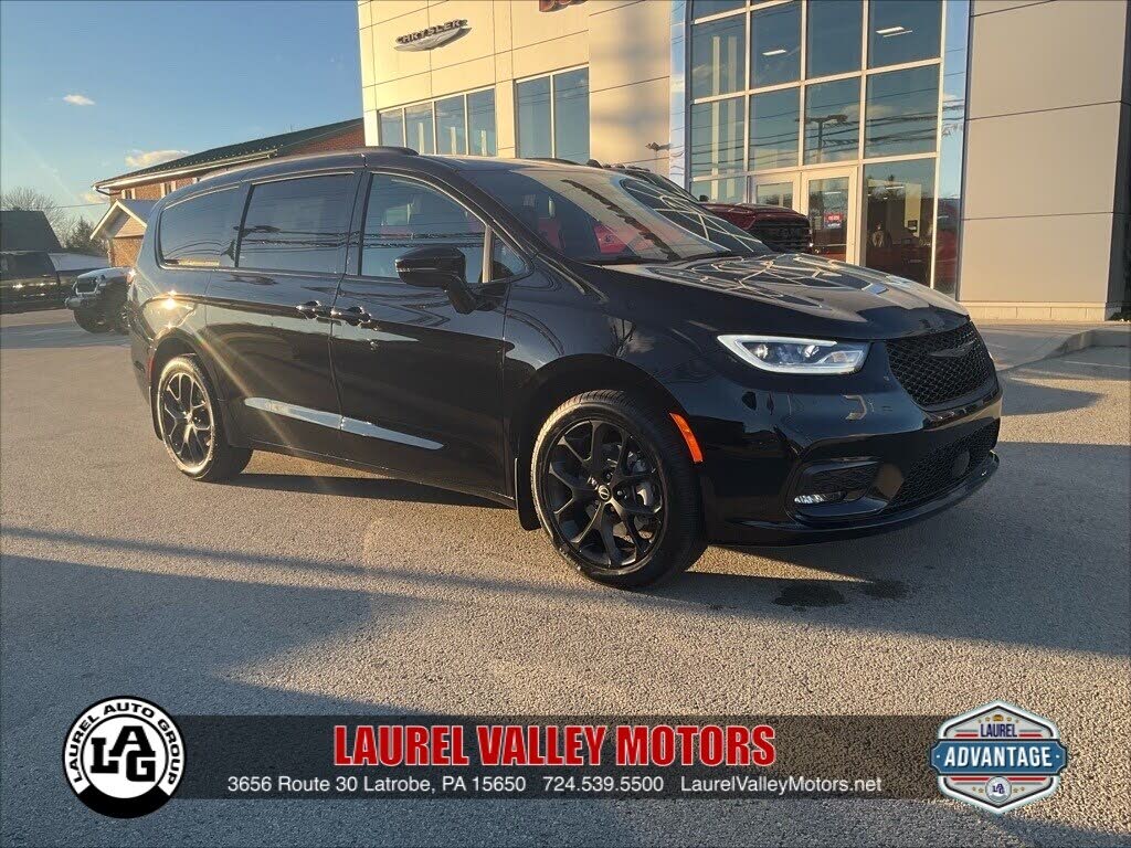 2026 Chrysler Pacifica Select AWD
