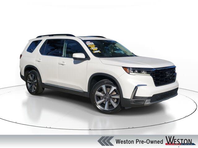 2023 Honda Pilot Touring FWD