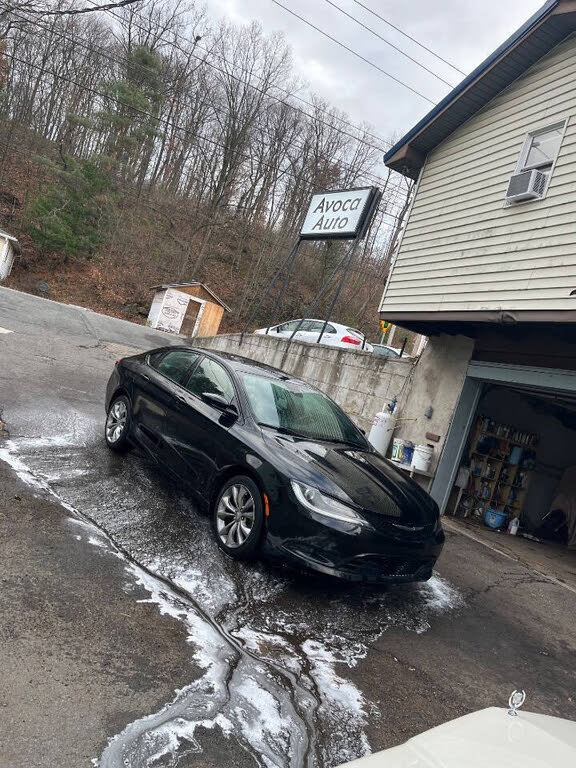 2015 Chrysler 200 S Sedan FWD
