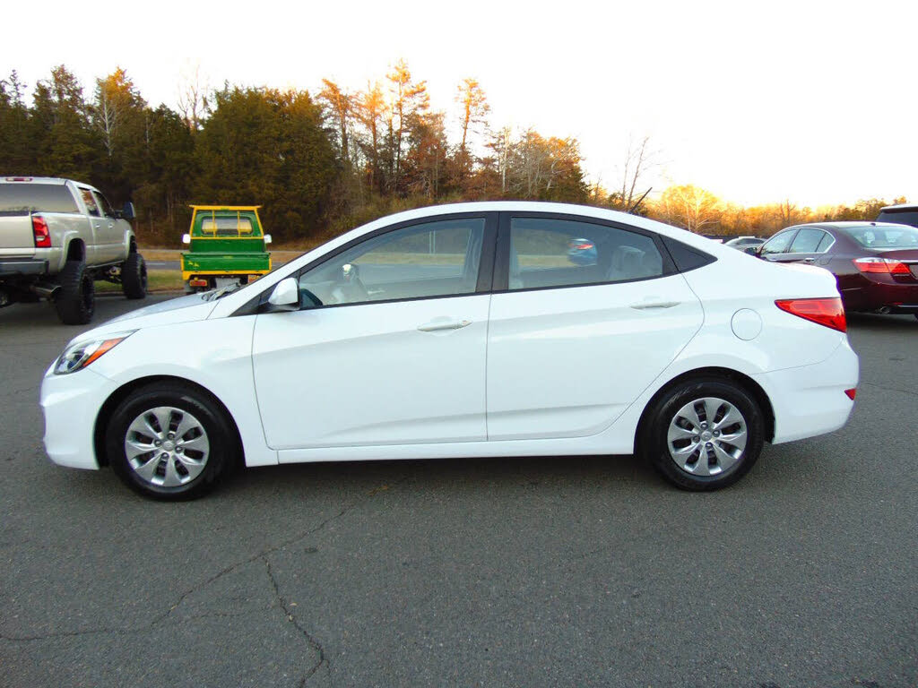 2017 Hyundai Accent SE Sedan FWD