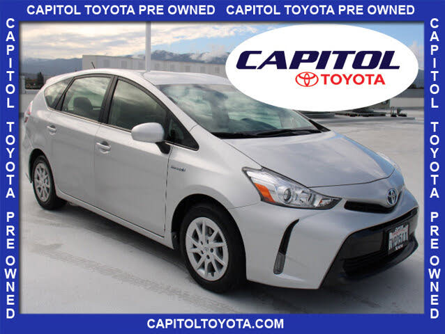 2017 Toyota Prius v Five FWD