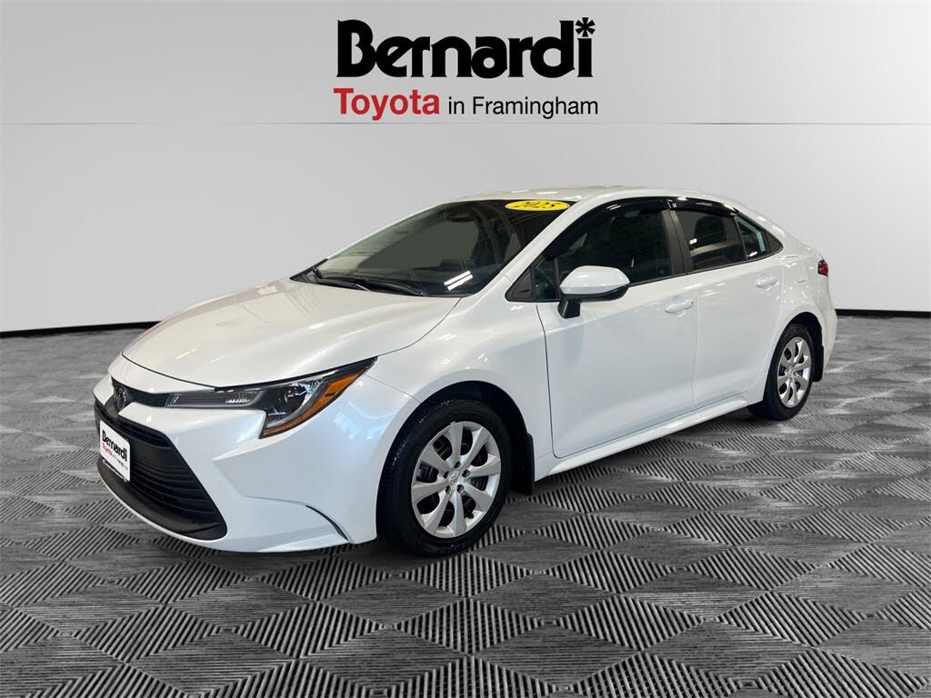 2025 Toyota Corolla LE FWD
