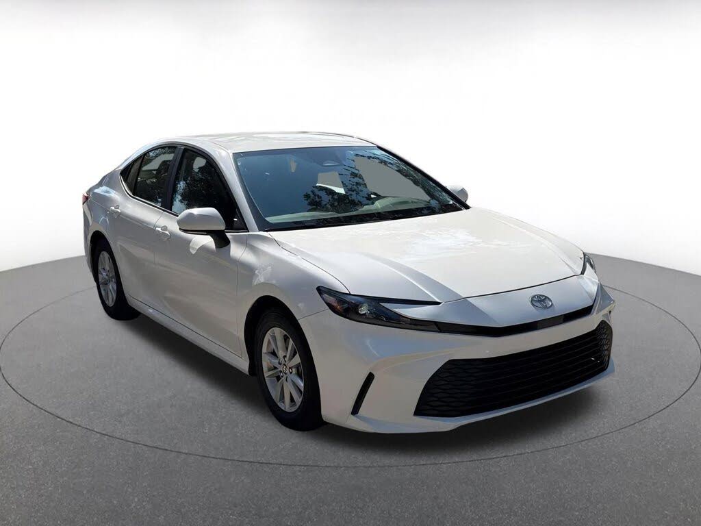 2025 Toyota Camry LE FWD
