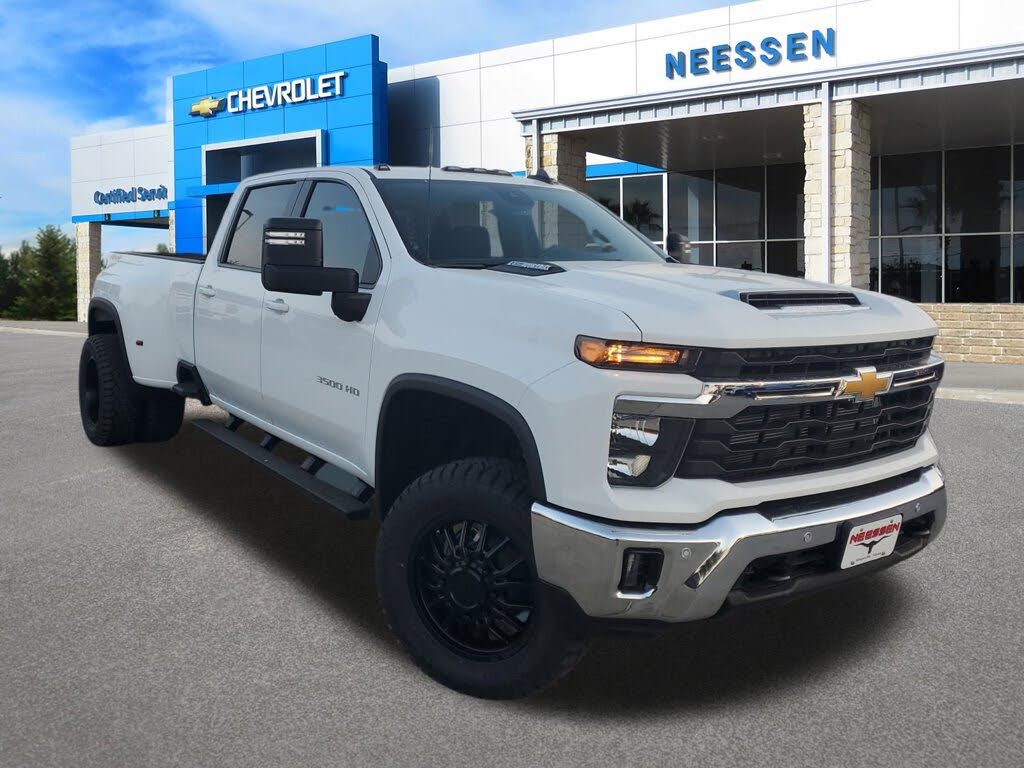 2026 Chevrolet Silverado 3500HD LT Crew Cab 4WD