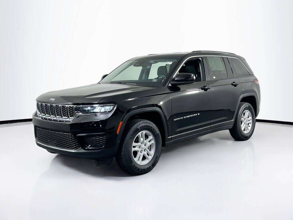2022 Jeep Grand Cherokee Laredo 4WD