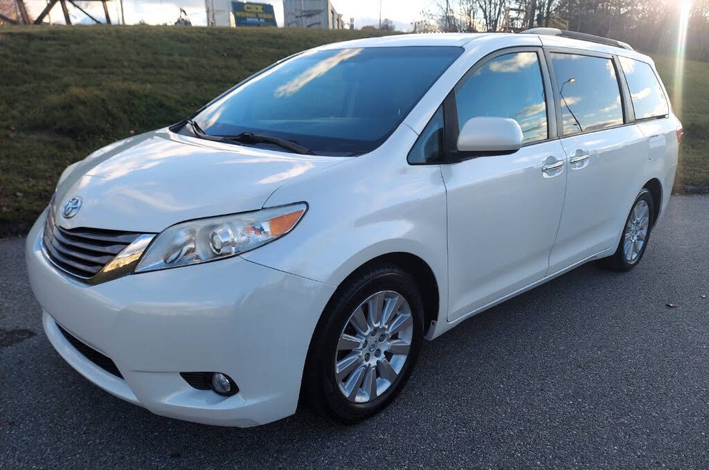 2015 Toyota Sienna XLE Premium 7-Passenger AWD