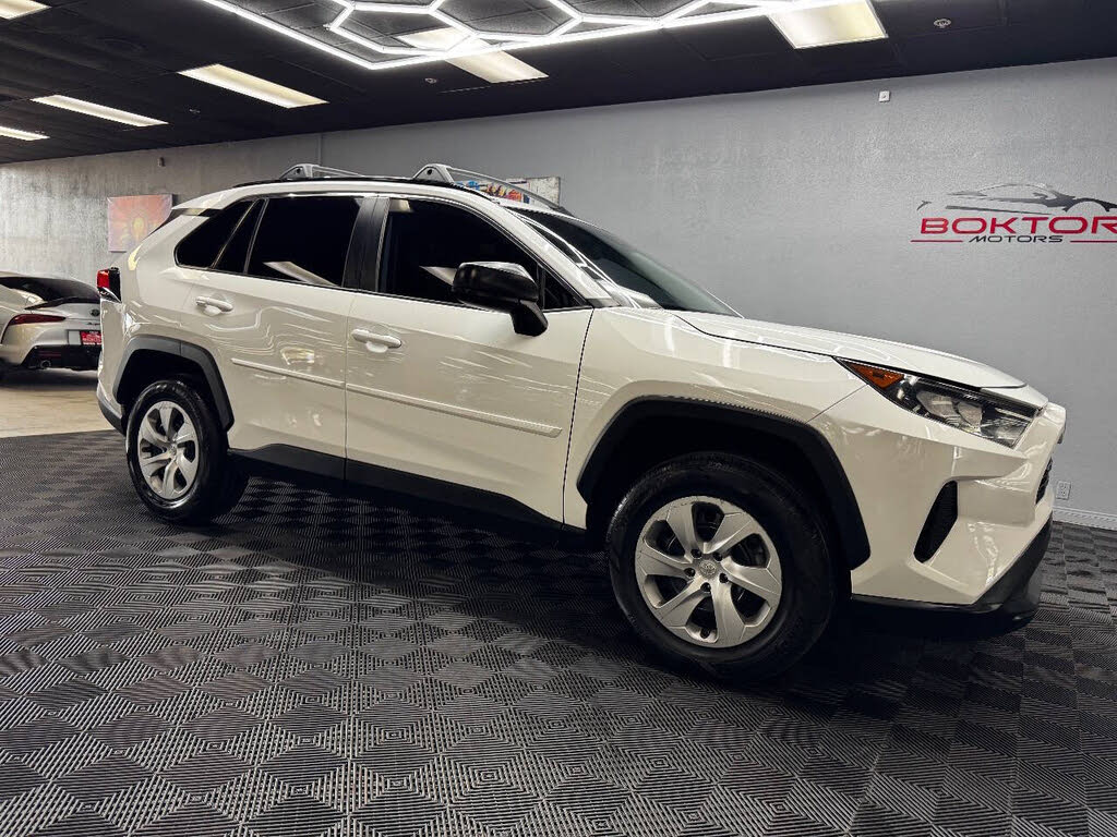 2021 Toyota RAV4 LE FWD