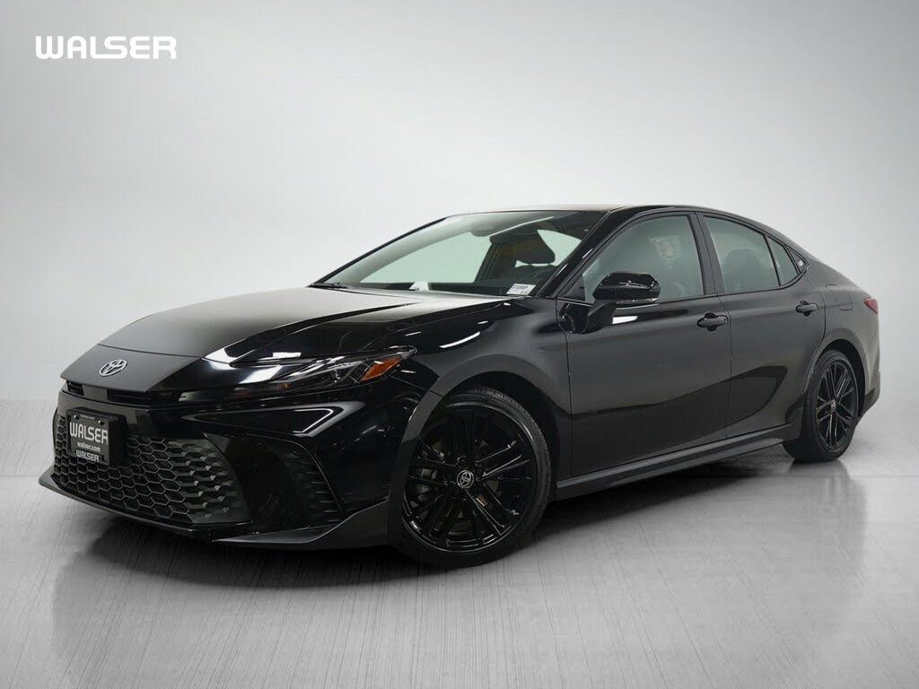 2025 Toyota Camry SE FWD