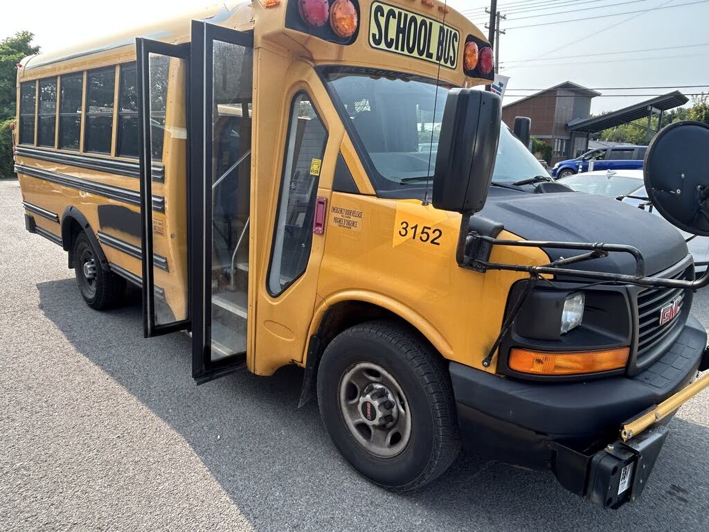 2012 GMC Savana Chassis 3500 139 Cutaway with 1WT RWD