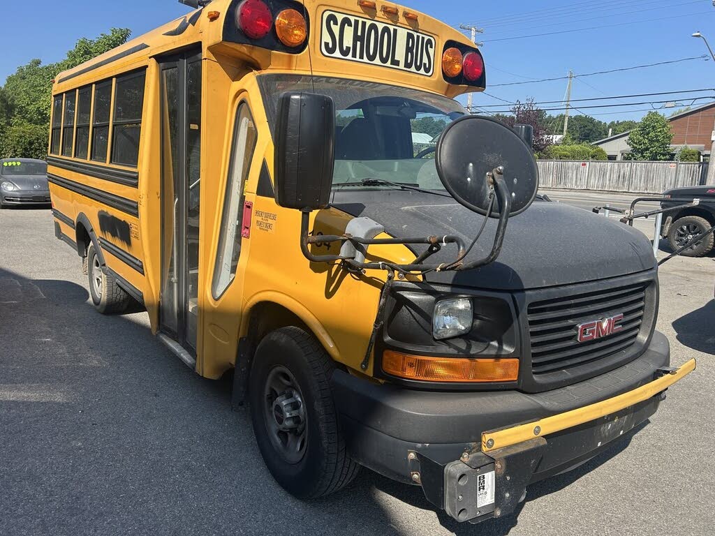 2012 GMC Savana Chassis 3500 139 Cutaway with 1WT RWD