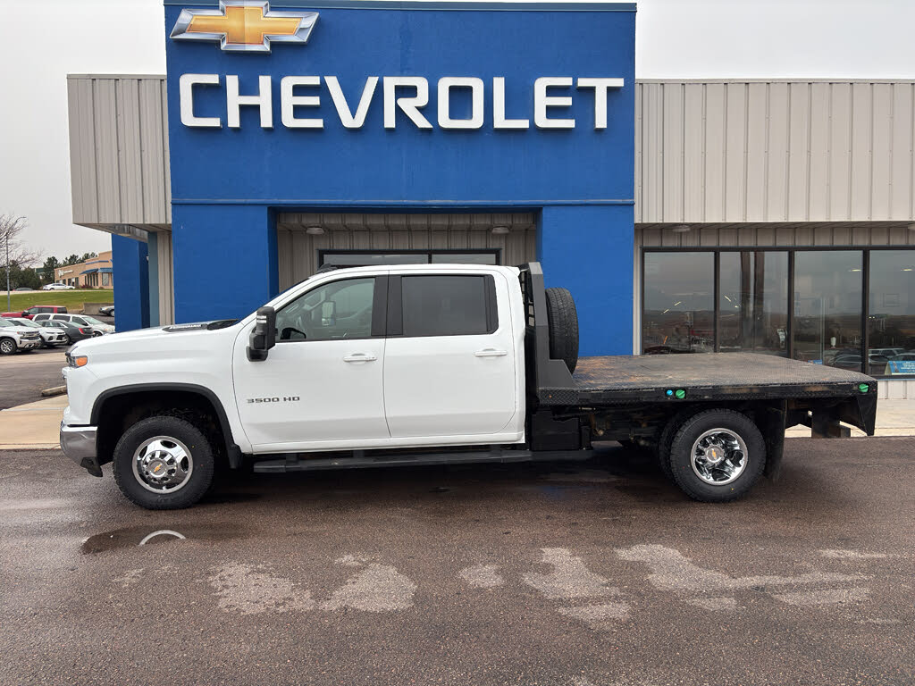 2024 Chevrolet Silverado 3500HD Chassis LT Crew Cab 4WD