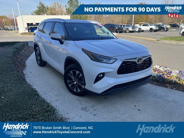 2023 Toyota Highlander XLE FWD
