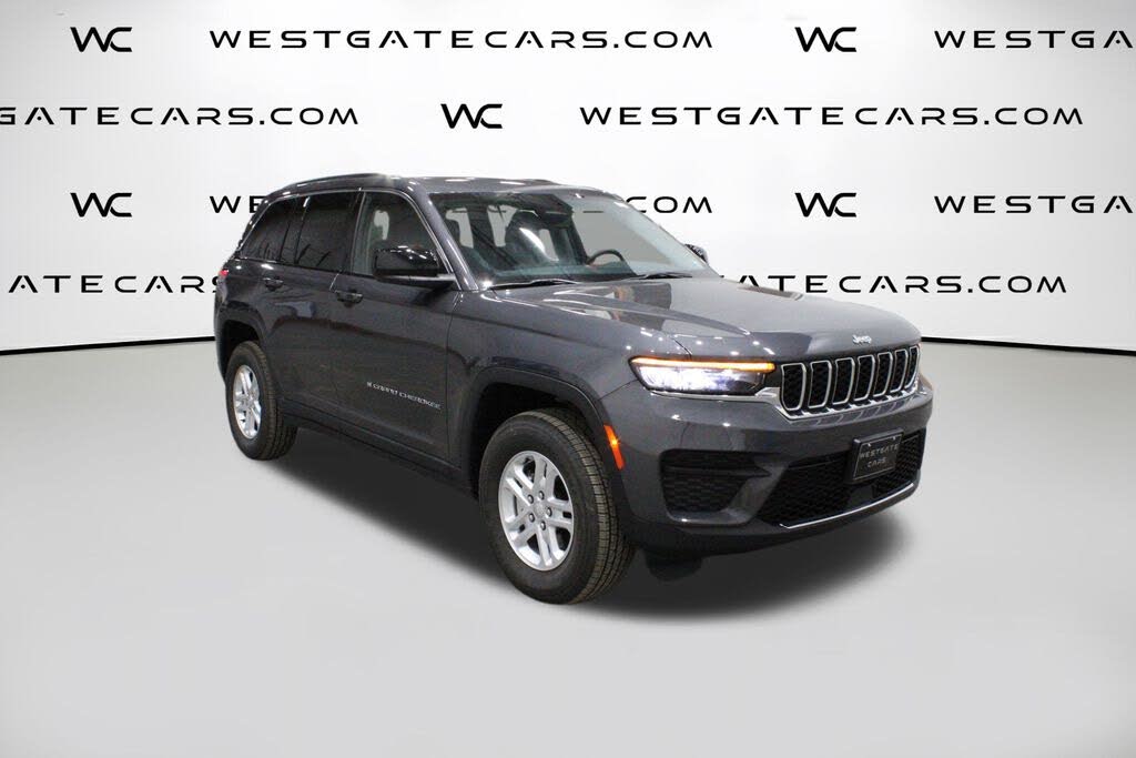 2023 Jeep Grand Cherokee Laredo 4WD