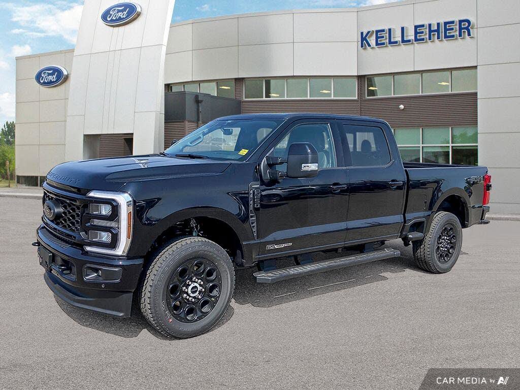 2025 Ford F-250 Super Duty Lariat Crew Cab 4WD