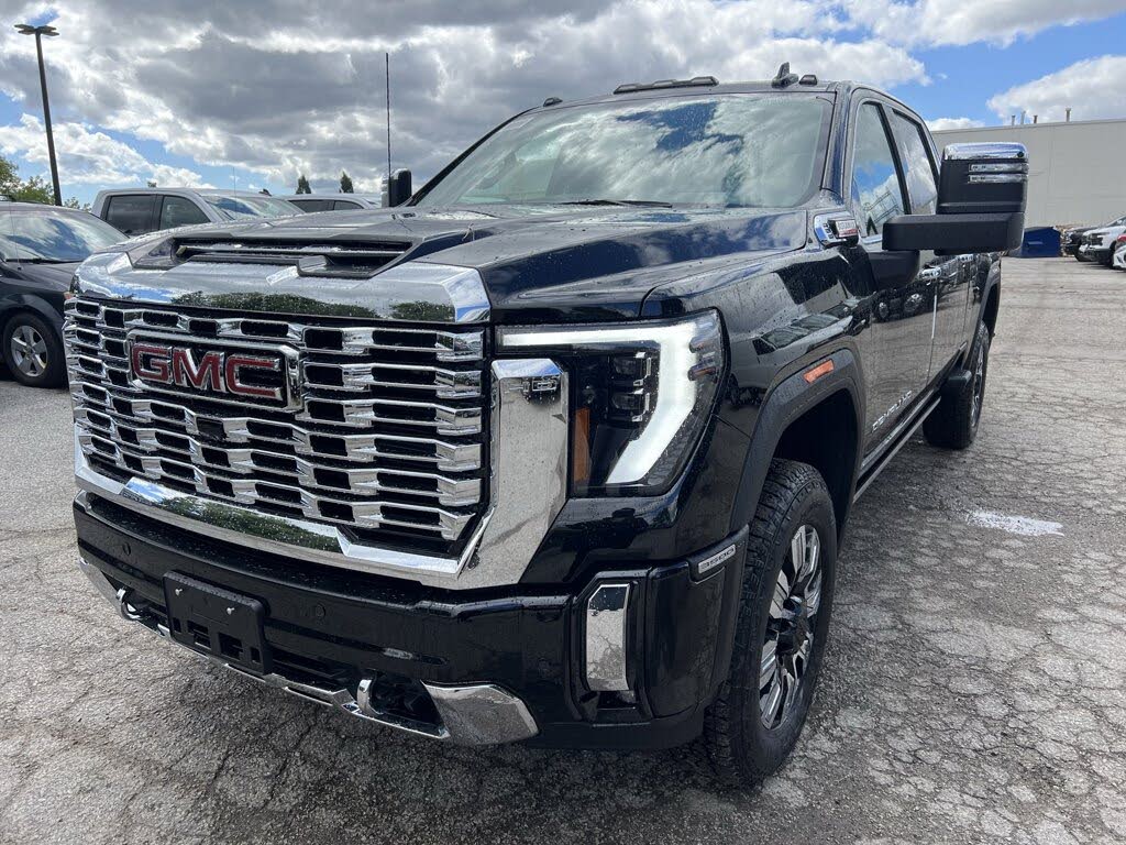 2025 GMC Sierra 3500HD Denali Crew Cab 4WD