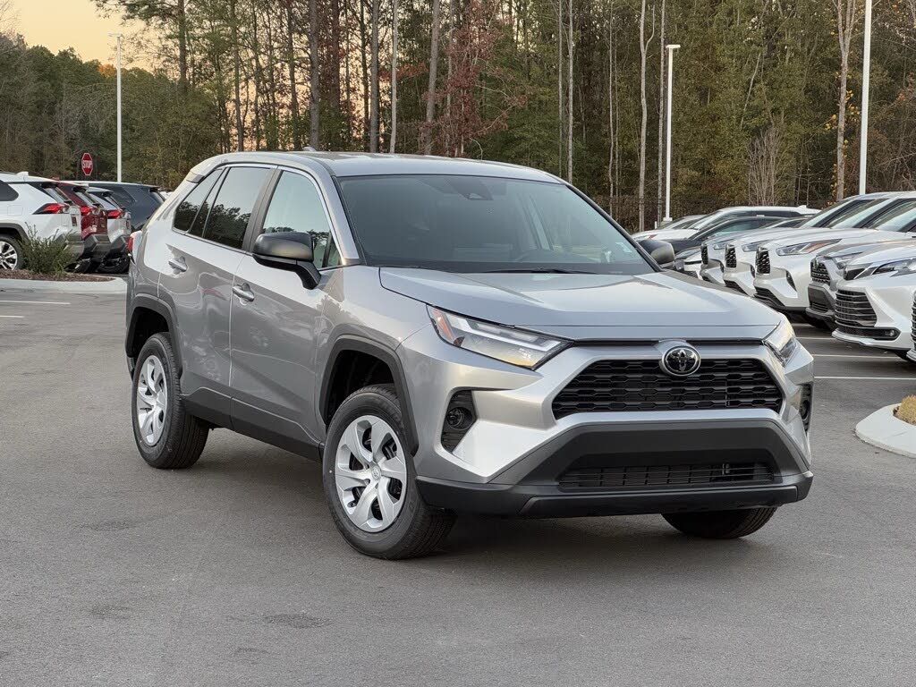 2025 Toyota RAV4 LE FWD