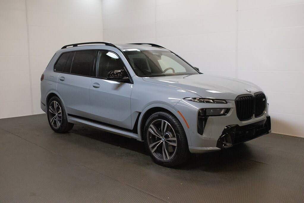 2026 BMW X7 M60i AWD