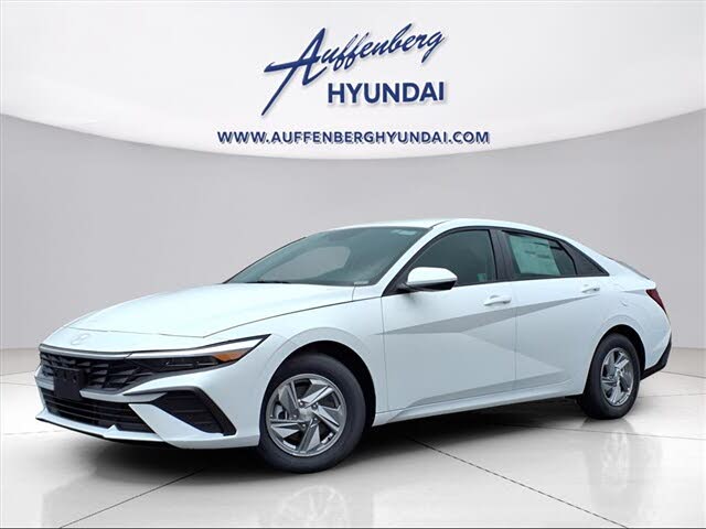 2025 Hyundai Elantra SE FWD