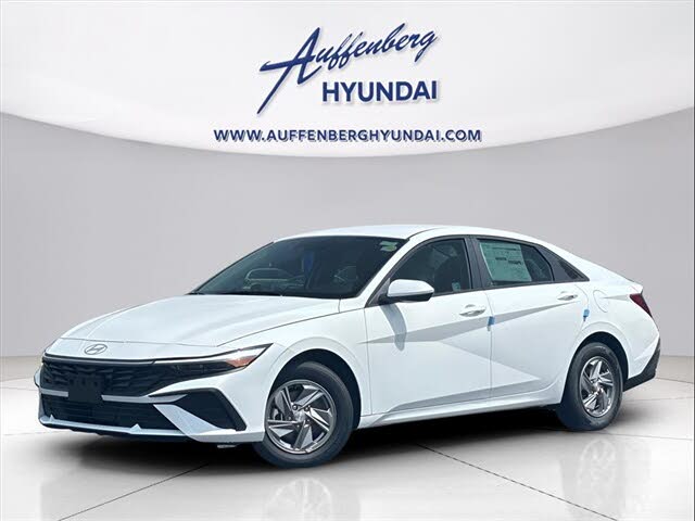 2025 Hyundai Elantra SE FWD