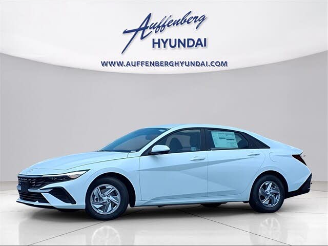 2025 Hyundai Elantra SE FWD
