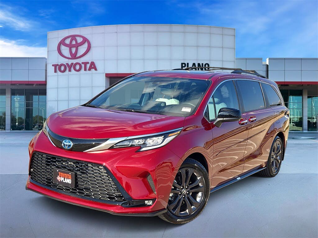 2024 Toyota Sienna XSE 7-Passenger FWD