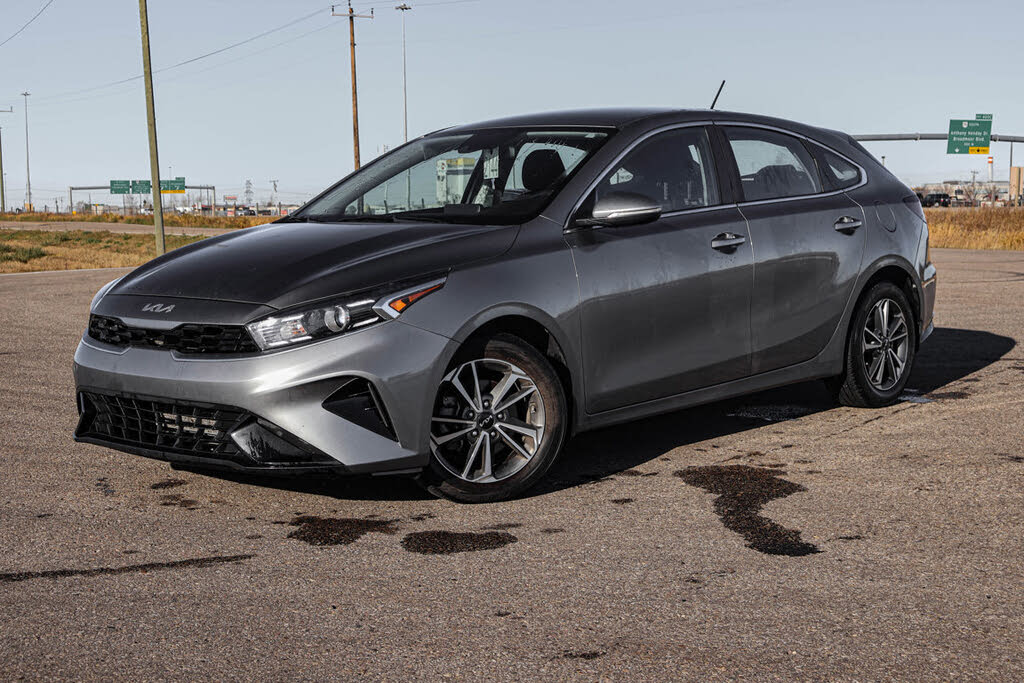 2022 Kia Forte5 EX FWD
