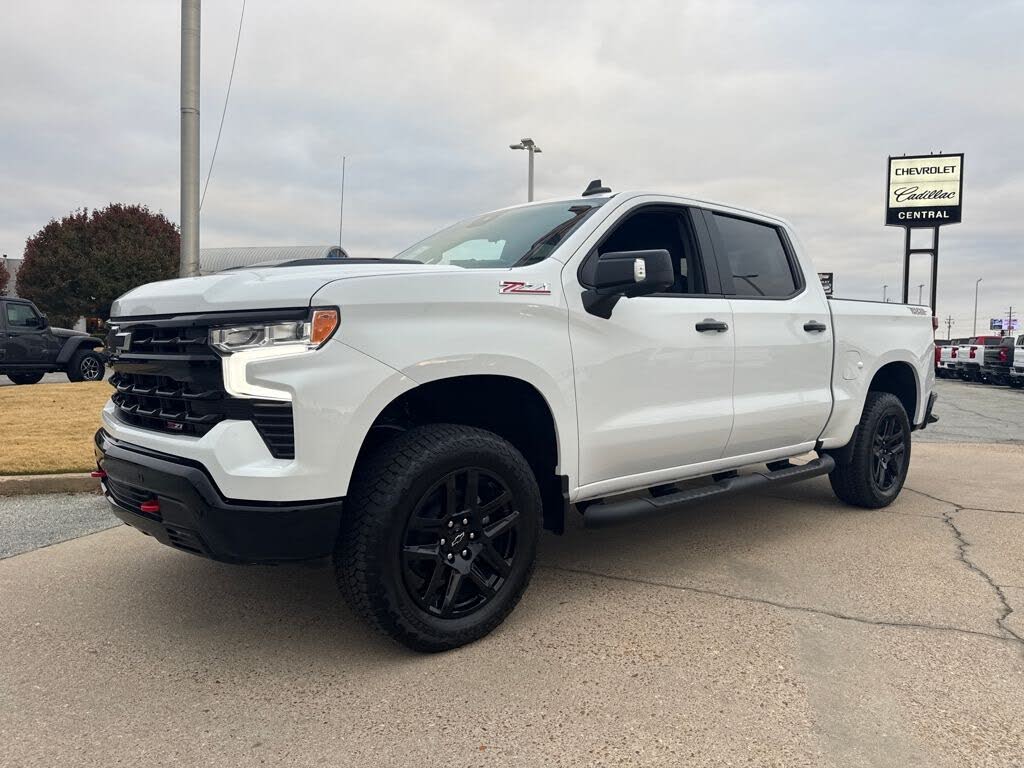 2026 Chevrolet Silverado 1500 LT Trail Boss Crew Cab 4WD