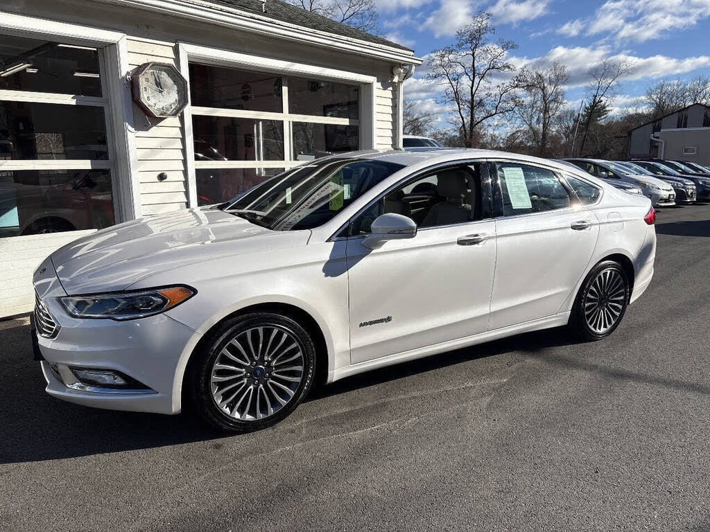 2017 Ford Fusion Hybrid Titanium FWD