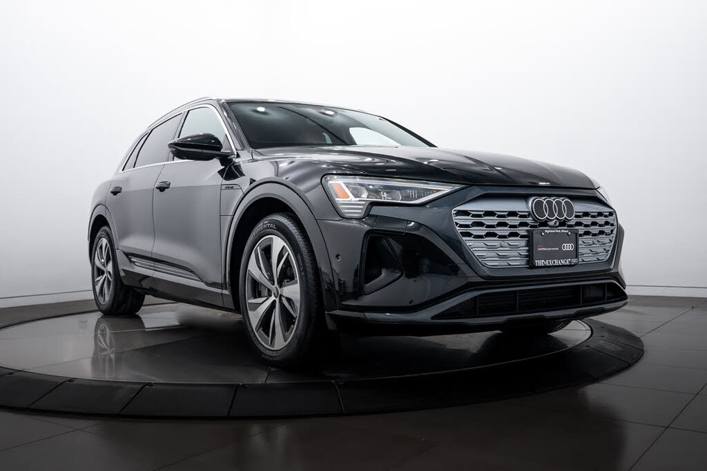 2024 Audi Q8 e-tron quattro Premium Plus AWD