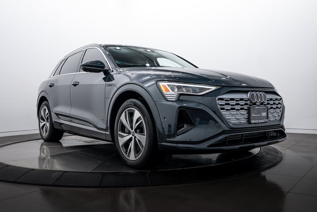 2024 Audi Q8 e-tron quattro Premium Plus AWD