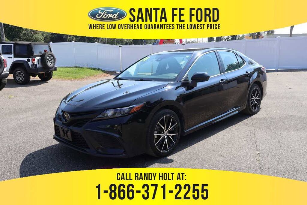 2024 Toyota Camry SE FWD