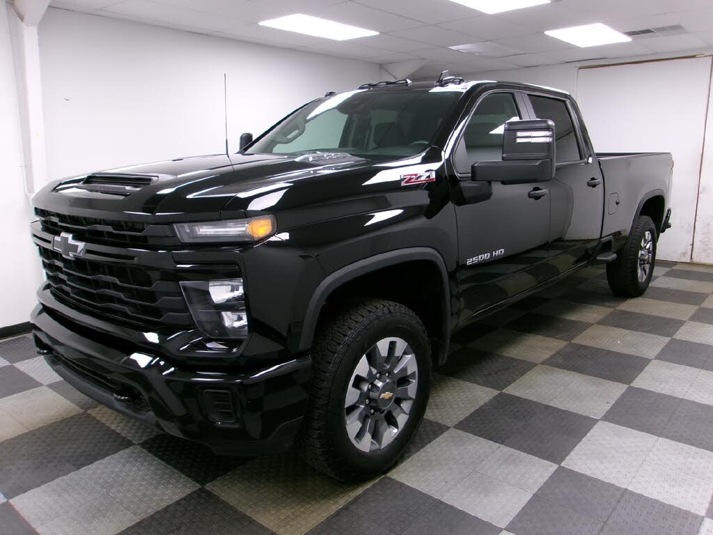 2025 Chevrolet Silverado 2500HD Custom Crew Cab 4WD