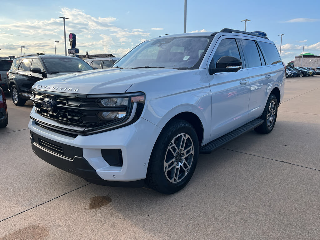 2025 Ford Expedition Active 4WD