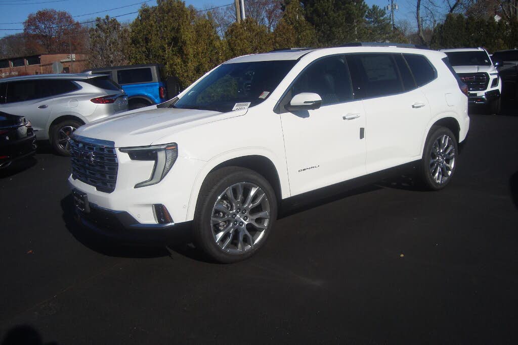 2025 GMC Acadia Denali AWD