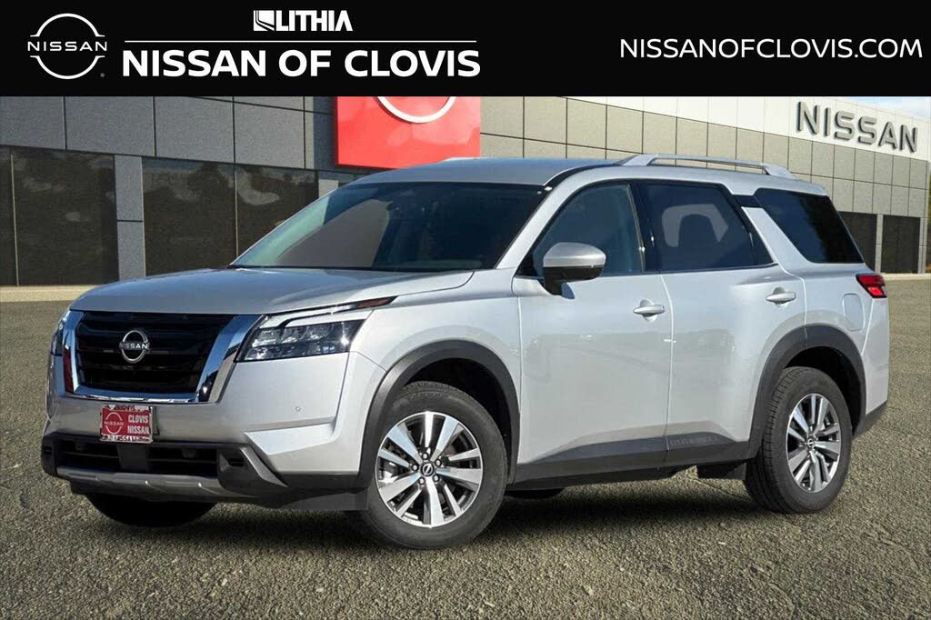 2025 Nissan Pathfinder SL 4WD