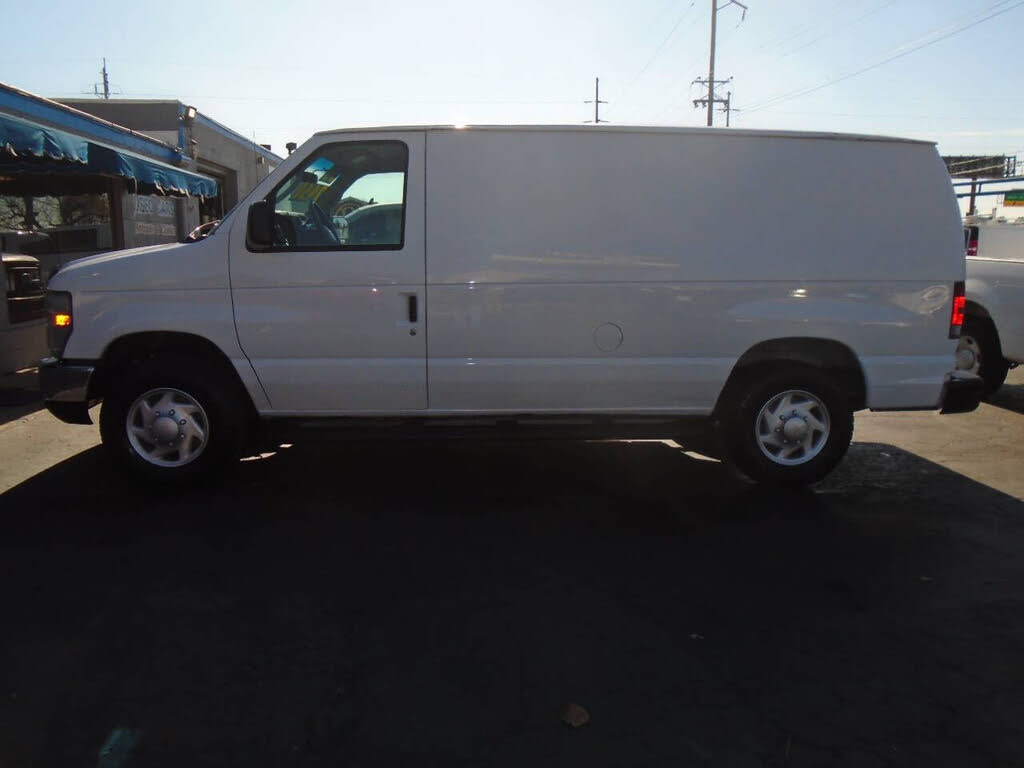 2009 Ford E-Series E-250 Cargo Van