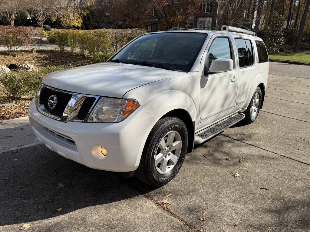 2011 Nissan Pathfinder SV V6 RWD