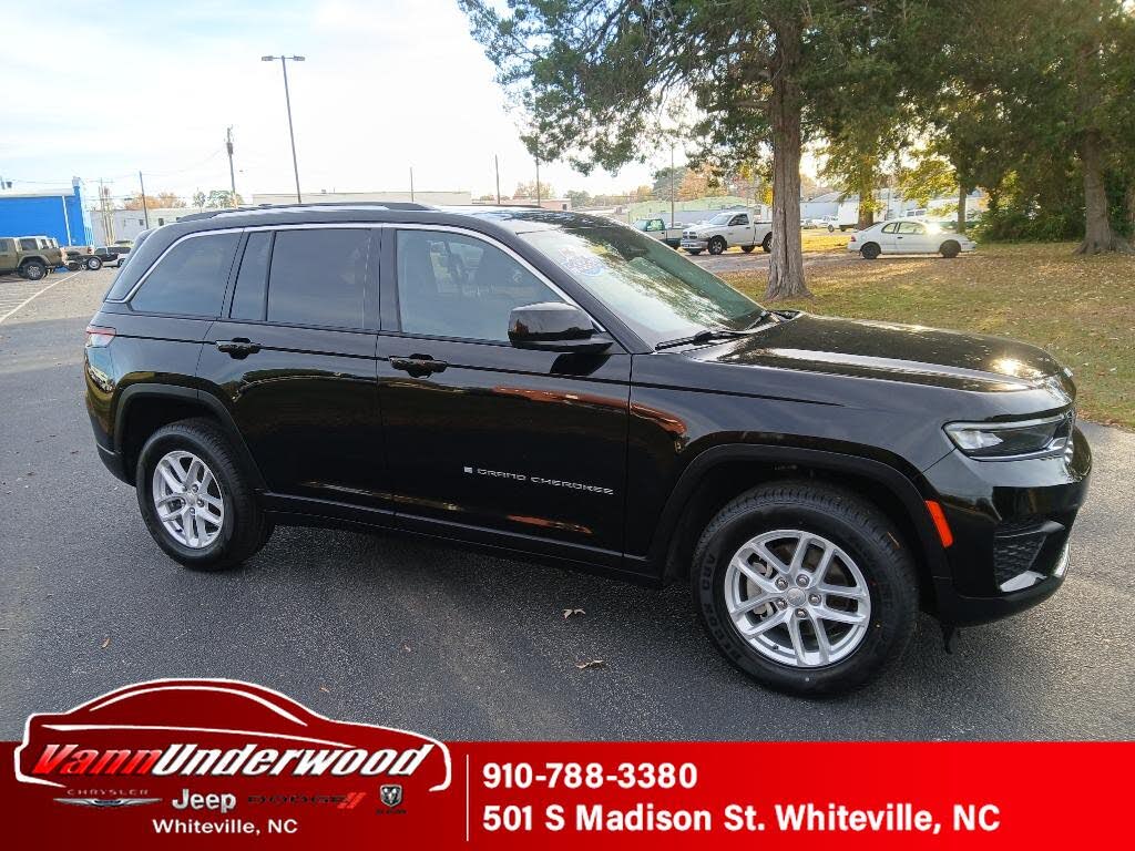 2023 Jeep Grand Cherokee Laredo X 4WD