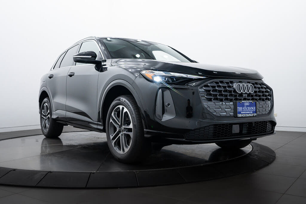 2025 Audi Q5 quattro Premium 40 TFSI