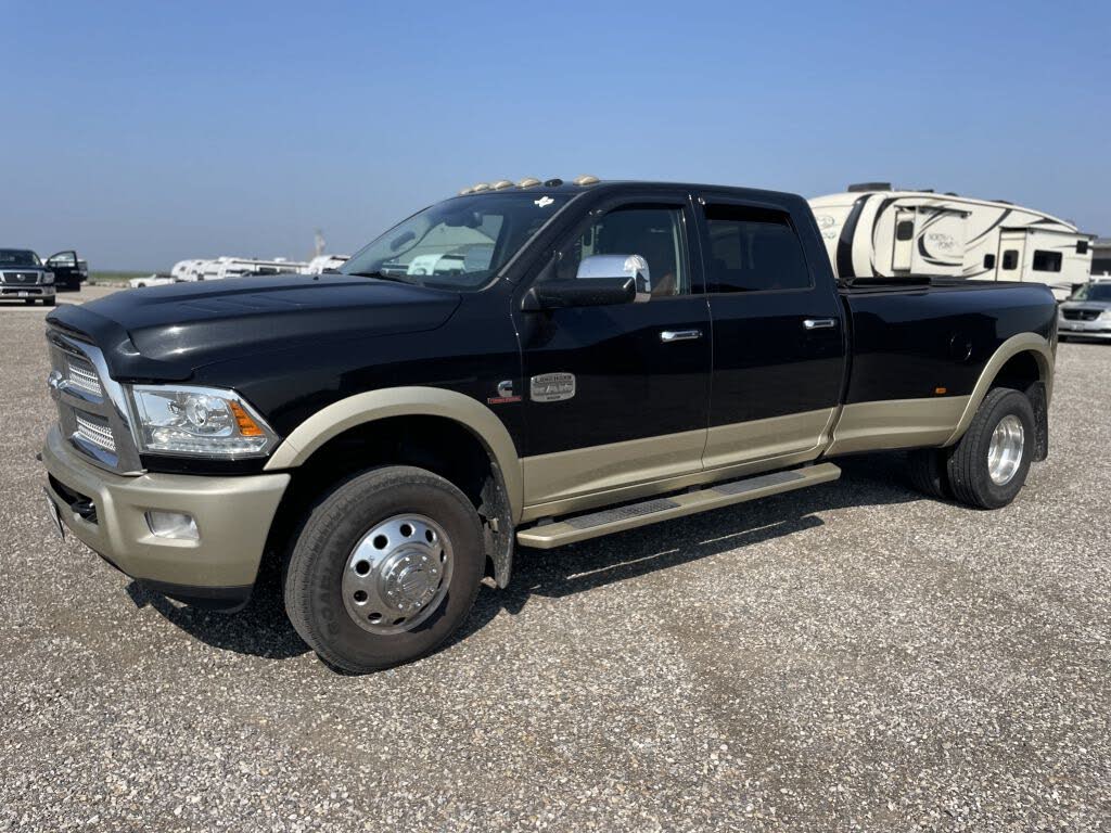 RAM 3500 Laramie Crew Cab LB DRW 4WD 2015