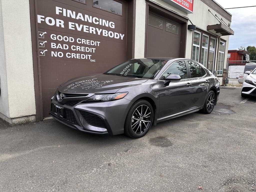 Toyota Camry SE Nightshade FWD 2023