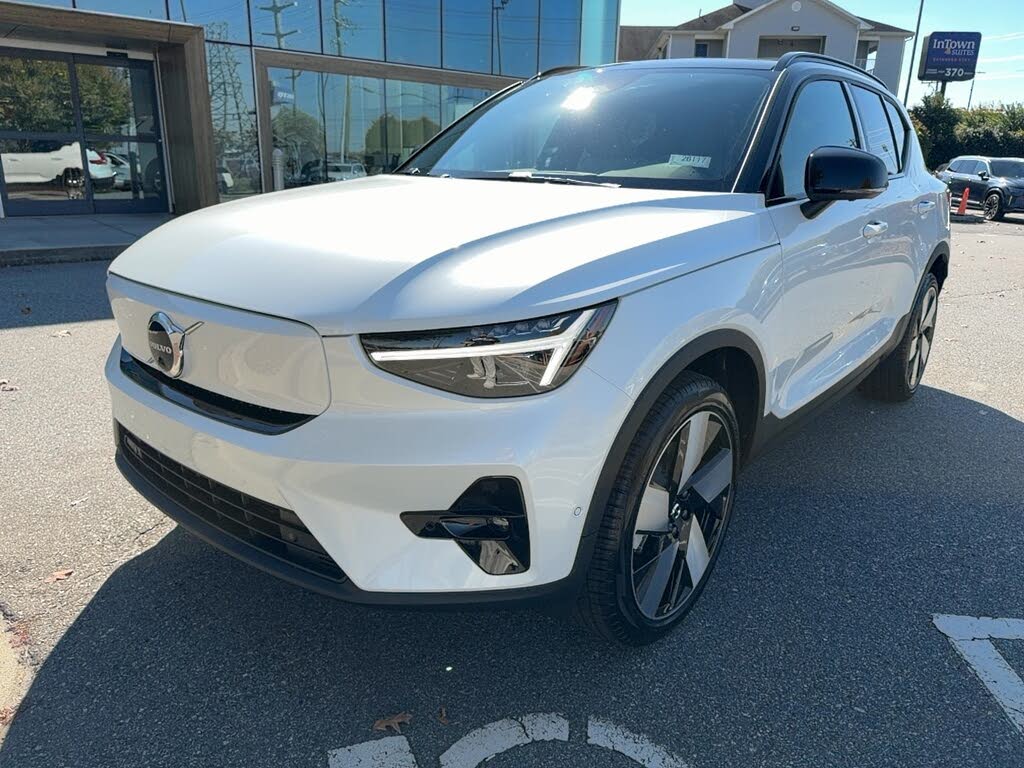 2026 Volvo EX40 Plus RWD